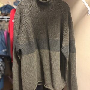 100% Lambs Wool Rollneck Oversized Olive Sweater